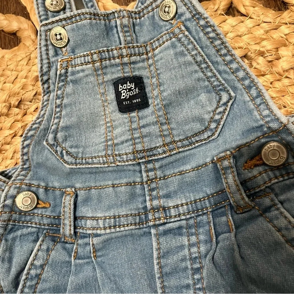 OSHKOSH B'Gosh BLUE Denim Overalls Jeans Baby 6 Months Unisex - Picture 2 of 4